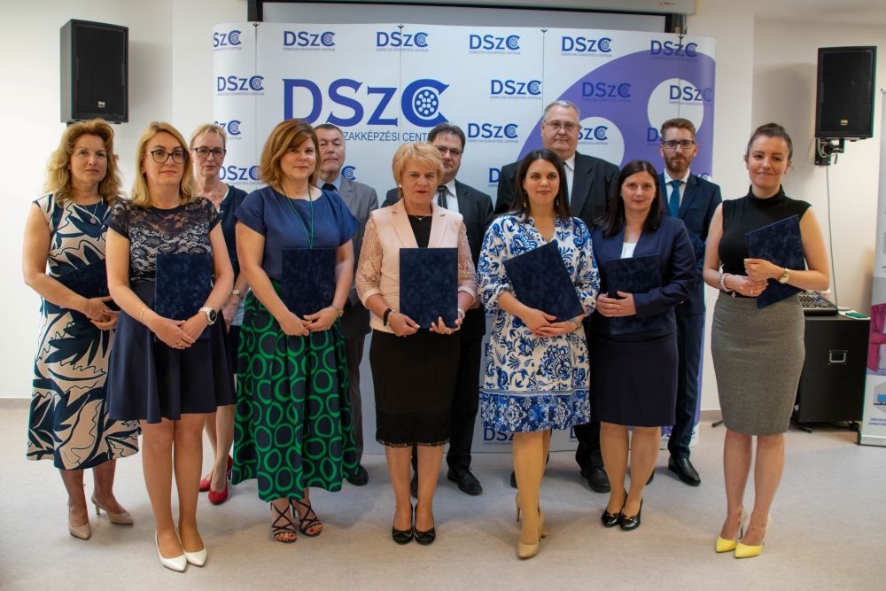 Oktatóit és munkatársait díjazta a Debreceni Szakképzési Centrum