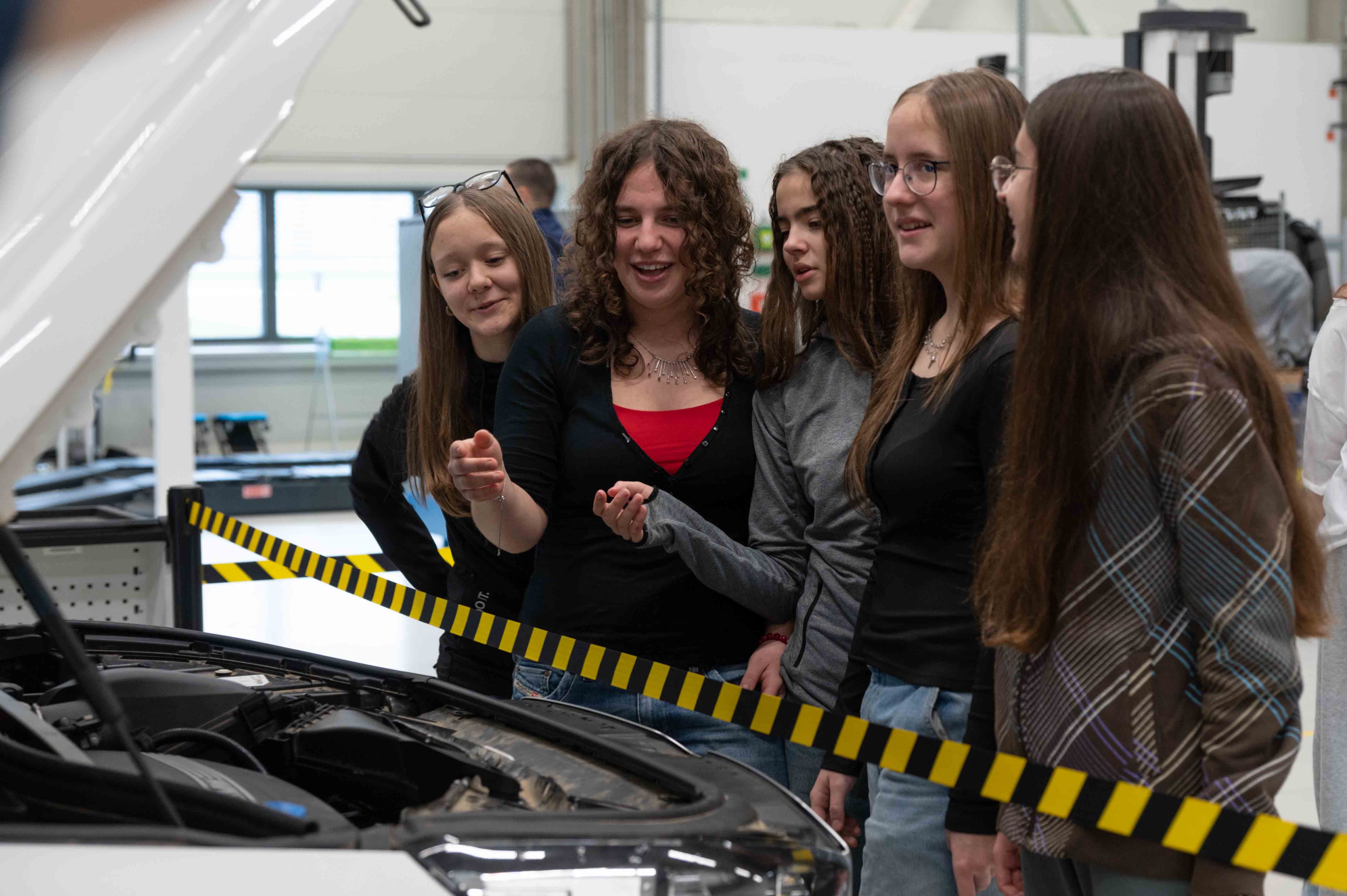 A BMW Group Gyár Debrecen idén is megnyitja kapuit a Járműipari Nyílt Napon