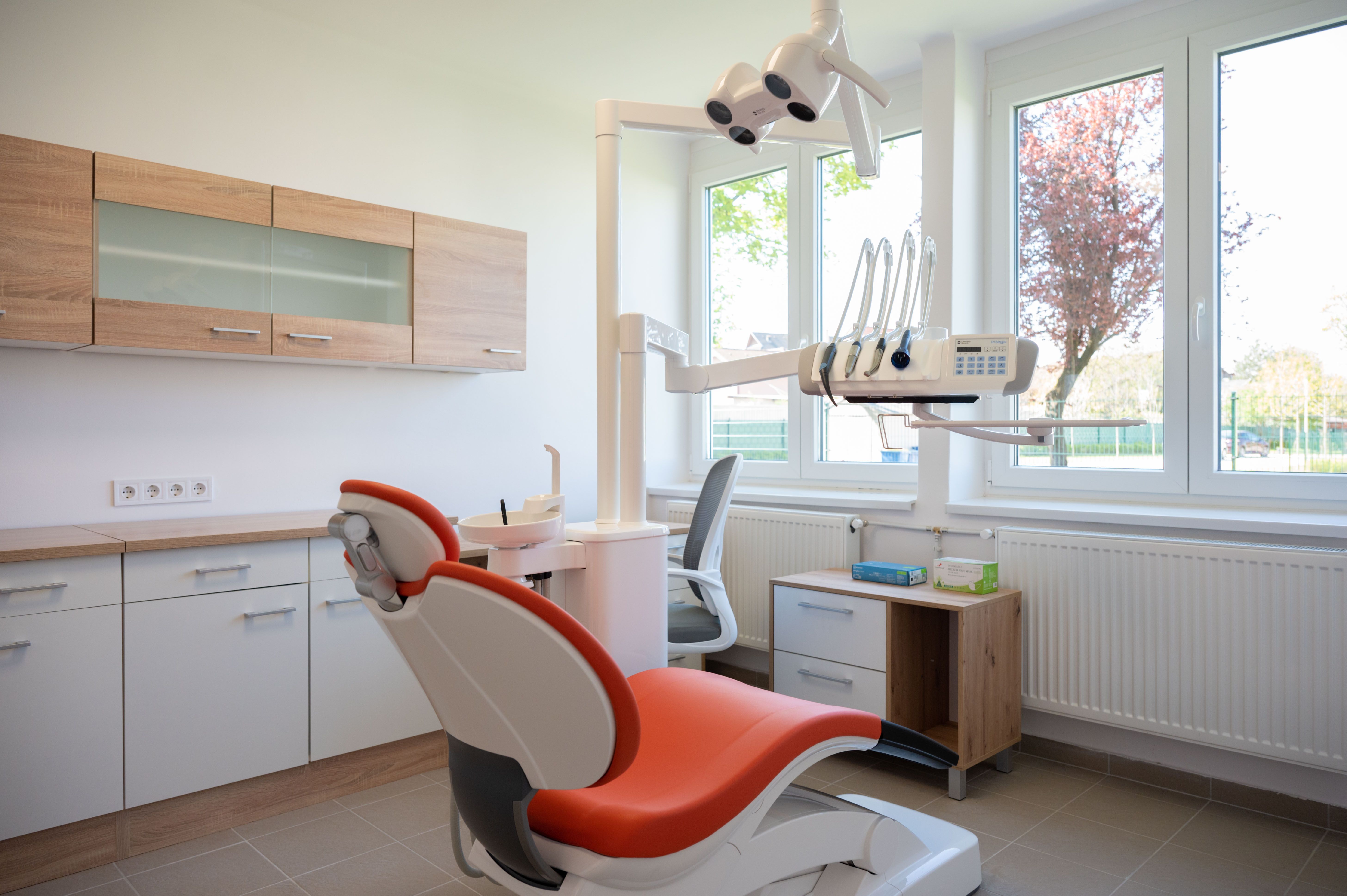 Szolgálati lakásból modern fogorvosi rendelő