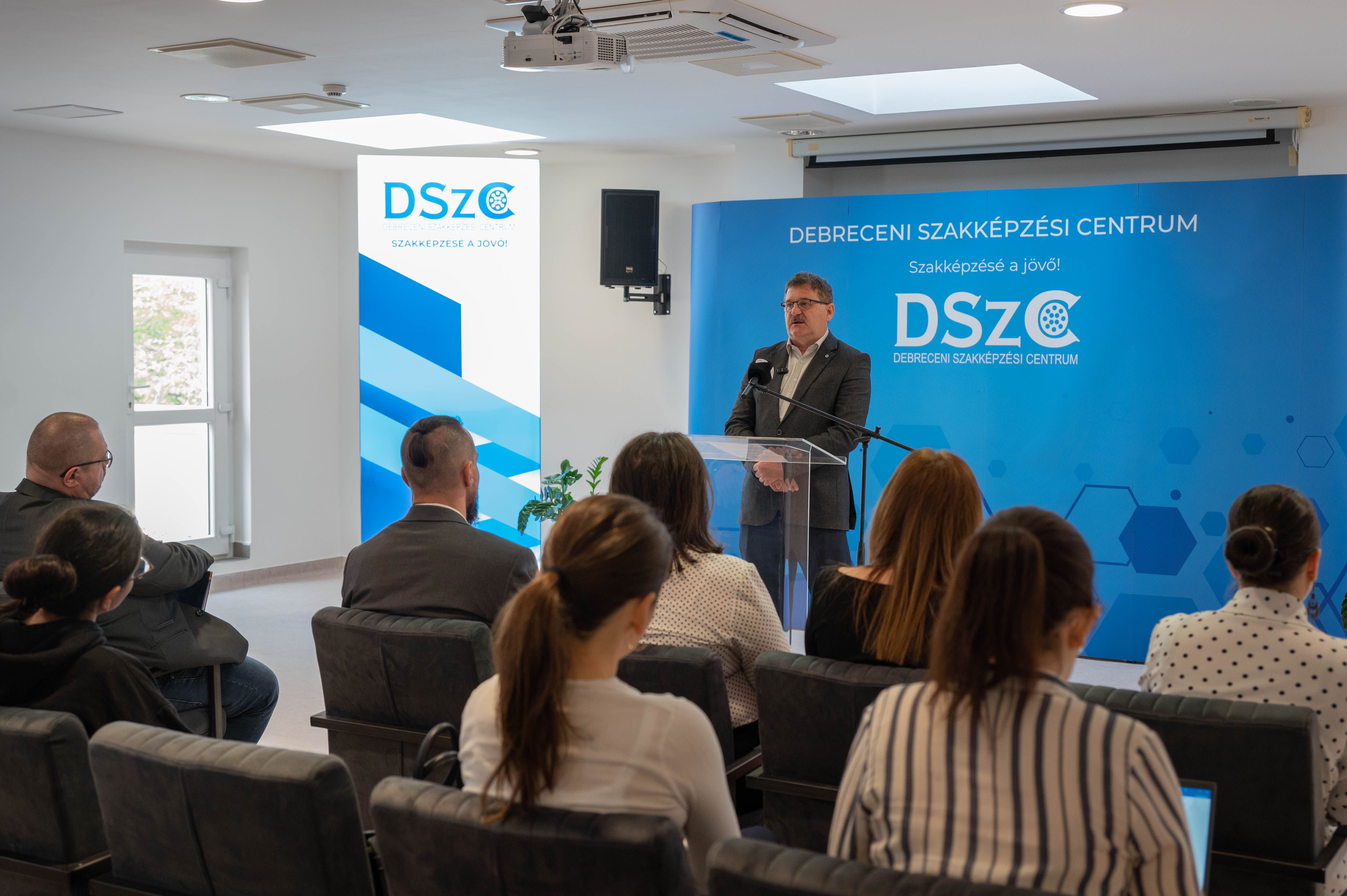 Jó szakember nélkül nincs működő gazdaság