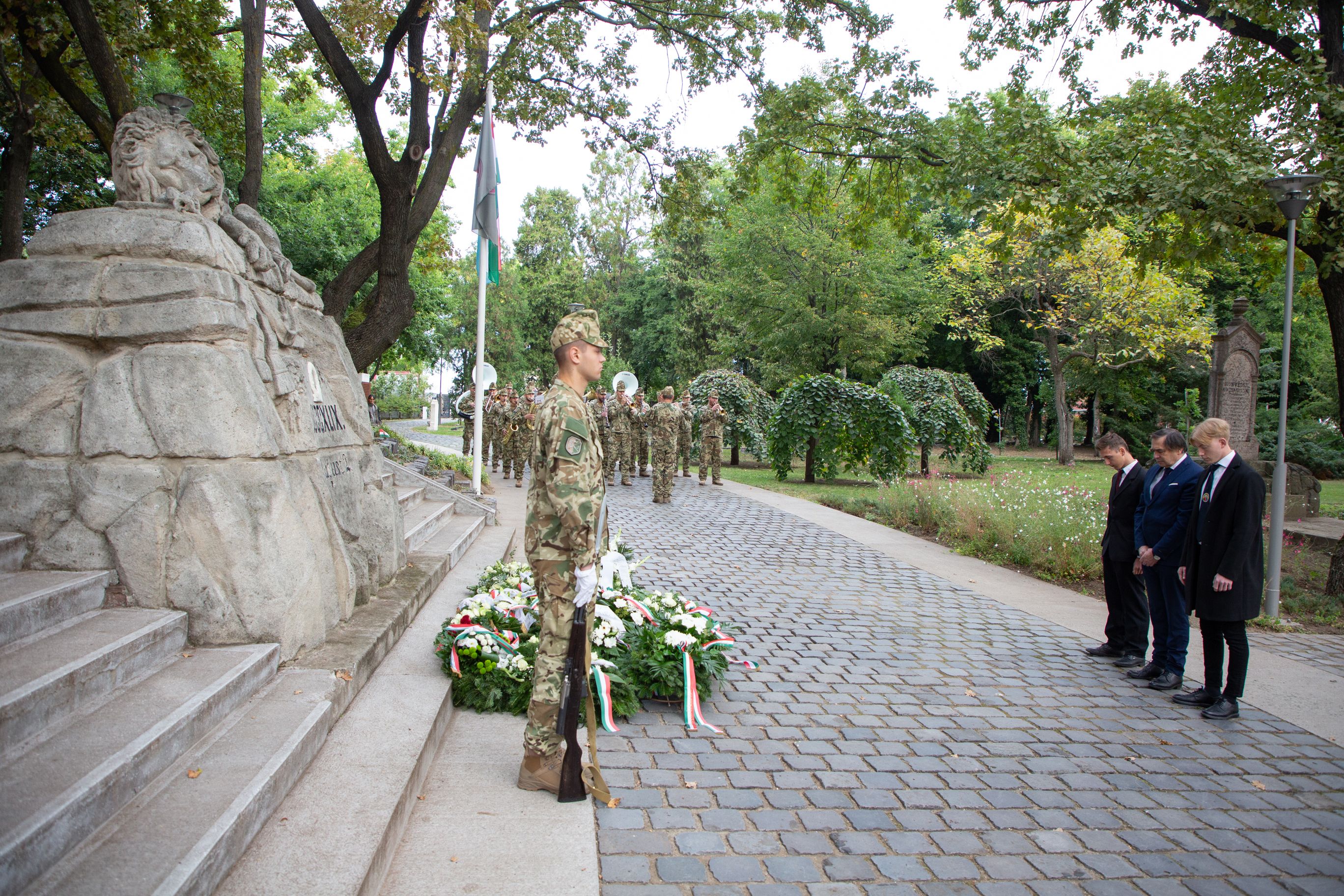 Tisztelet a hősöknek