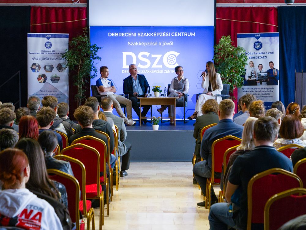 „Digitális egyensúly” program: válasz az AI korszak kihívásaira