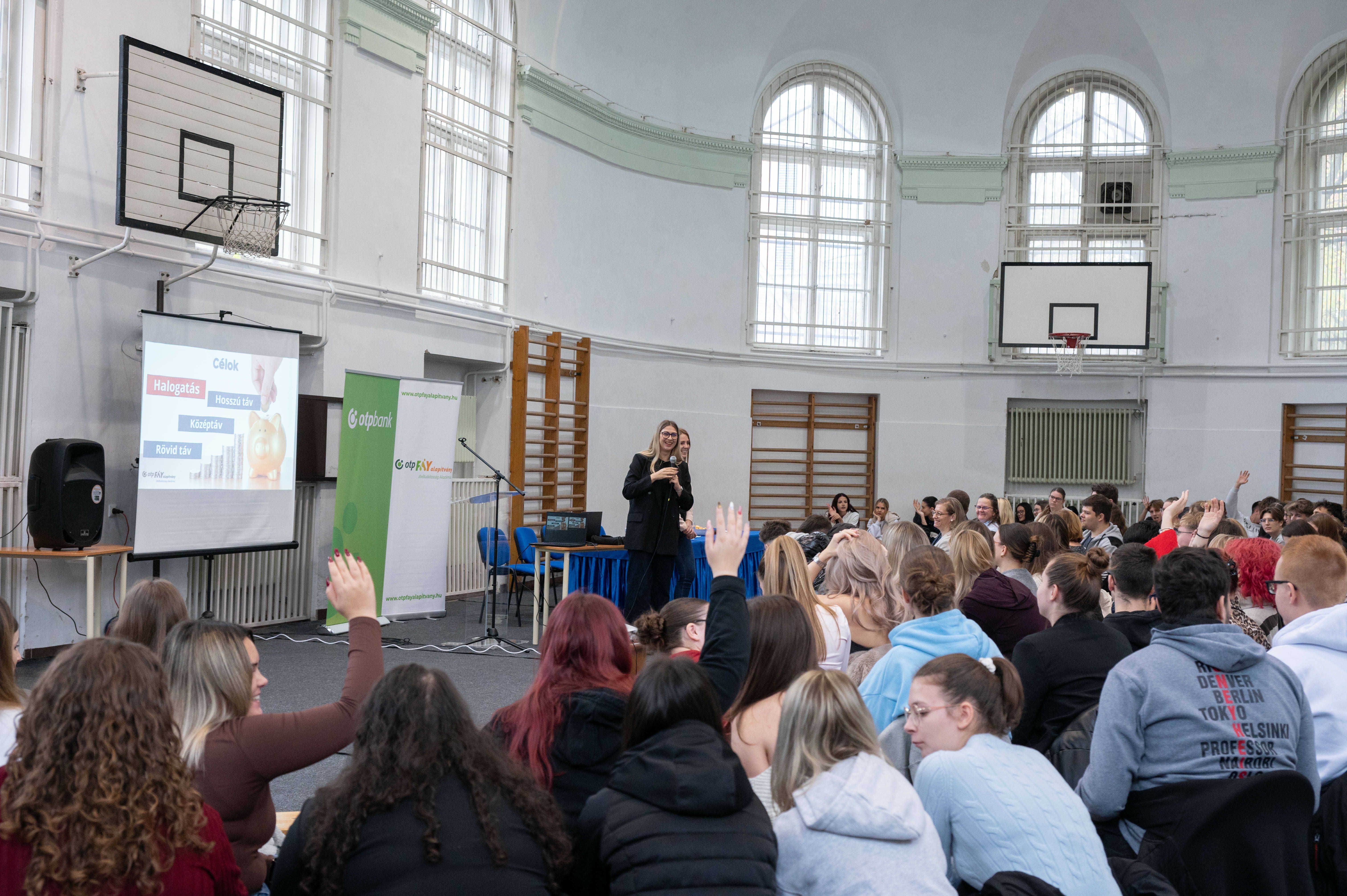 Vállalkozzunk! – Start-up projekthét indult a Bethlenben