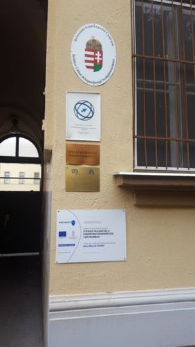 Projekt táblák - Debreceni SZC Bethlen Gábor Közgazdasági Szakgimnáziuma
