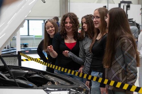 A BMW Group Gyár Debrecen idén is megnyitja kapuit a Járműipari Nyílt Napon