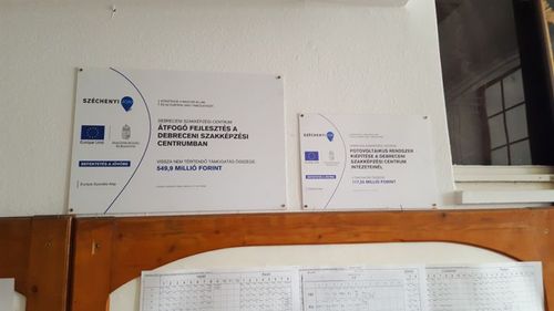 Projekt táblák - Debreceni SZC Irinyi János Szakgimnáziuma és Szakközépiskolája