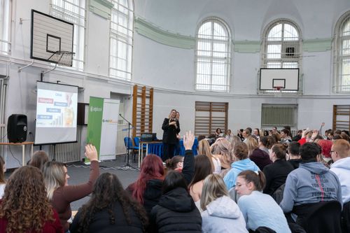 Vállalkozzunk! – Start-up projekthét indult a Bethlenben